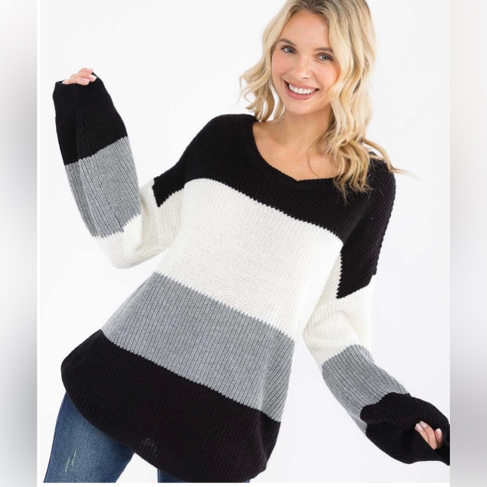 NEW! Miracle Black White and Gray Loose Fit ColorBlock Sweater! So Soft!
